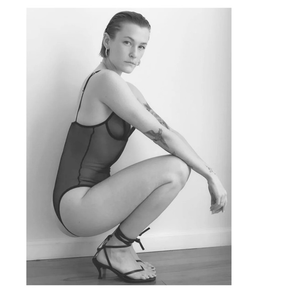 Only Hearts Whisper Balconette Coucou Bodysuit (Red, Large) - Picture 5 of 6